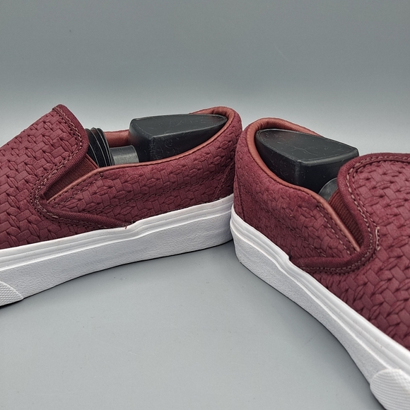 NEW Womens Vans Classic Slip-On Suede Dark Pink Embossed Weave Sneaker Shoes 5 - Picture 3 of 7